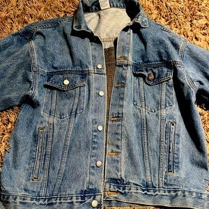 Men’s denim jacket medium but runs big. Worn once